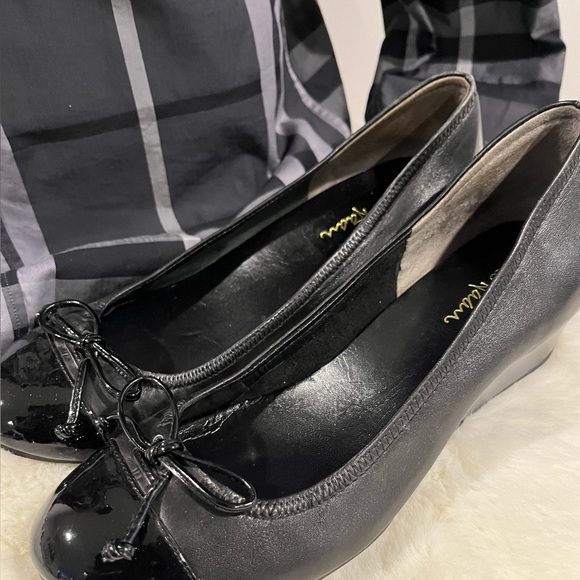 COLE HAAN Black PATENT Toe WEDGES Sz 7.5 Medium RARE - Picture 1 of 7
